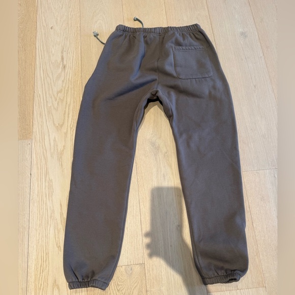 Fear Of of God Essentials Brown Taupe Sweatpants Jogger size L. - Picture 2 of 5